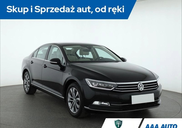 Volkswagen Passat cena 74000 przebieg: 87208, rok produkcji 2016 z Sobótka małe 254